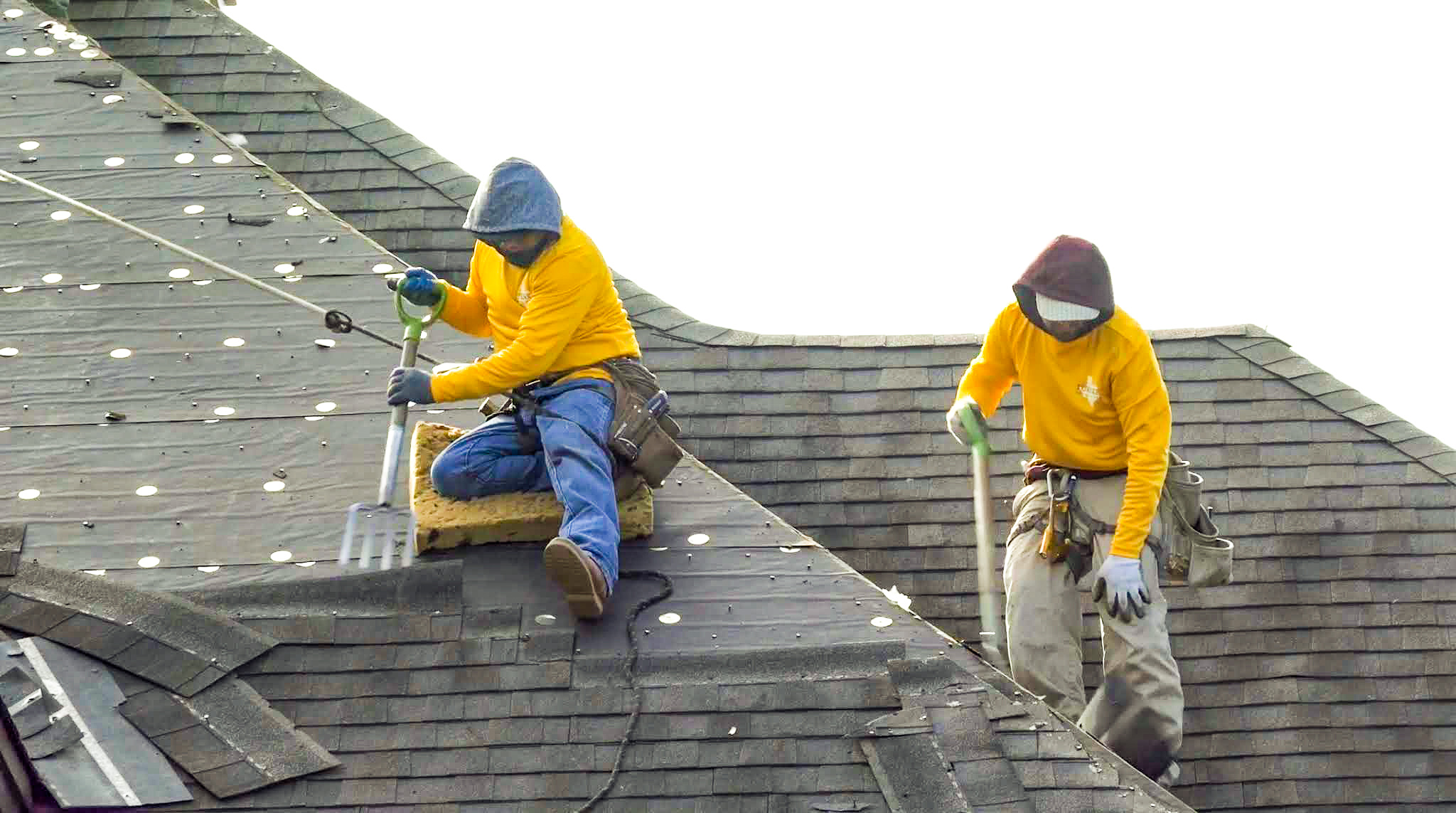 4 Signs That You Need an Emergency Roof Repair Contractor
